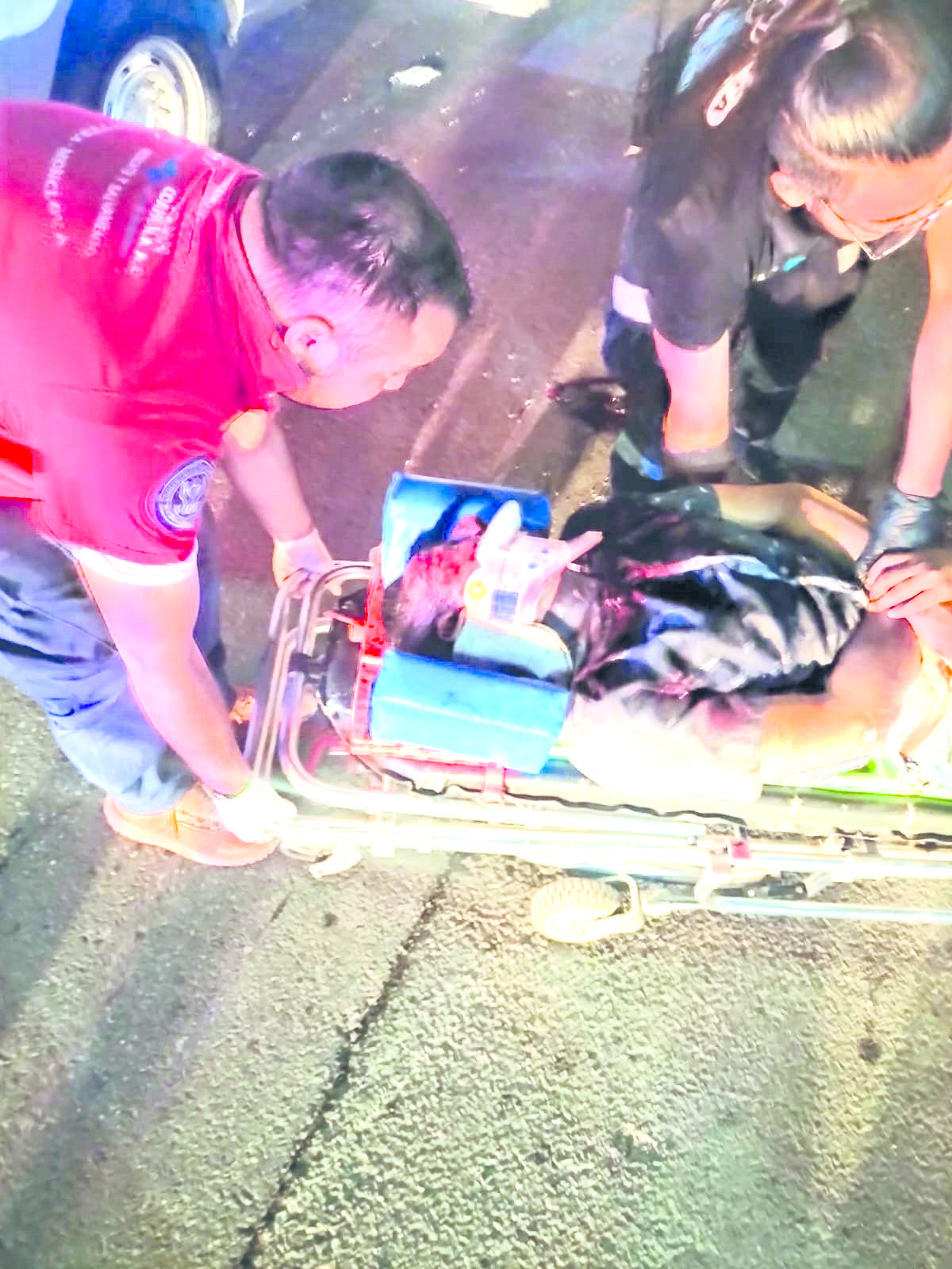 Con la vida en un hilo motociclista arrollado
