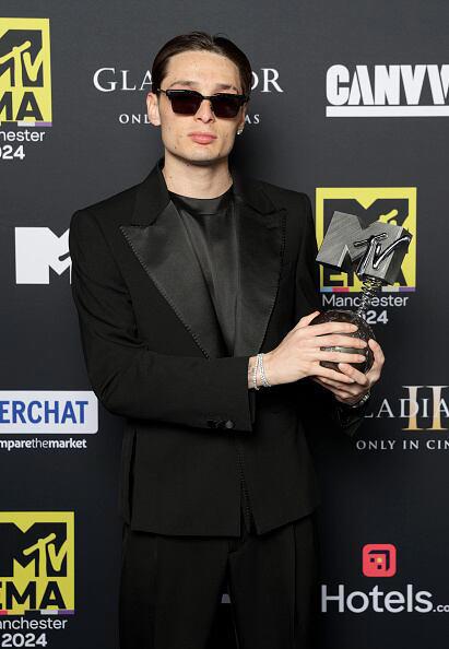 Triunfa Peso Pluma en los Europe Music Awards 2024 como Mejor Artista Latino