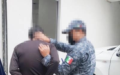 Vinculan a proceso penal a 2 “polleros”