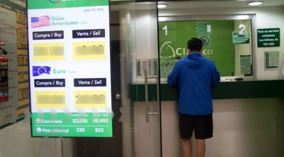 Peso retrocede tras cuatro jornadas de ganancias: cotiza en 20.32 unidades por dólar