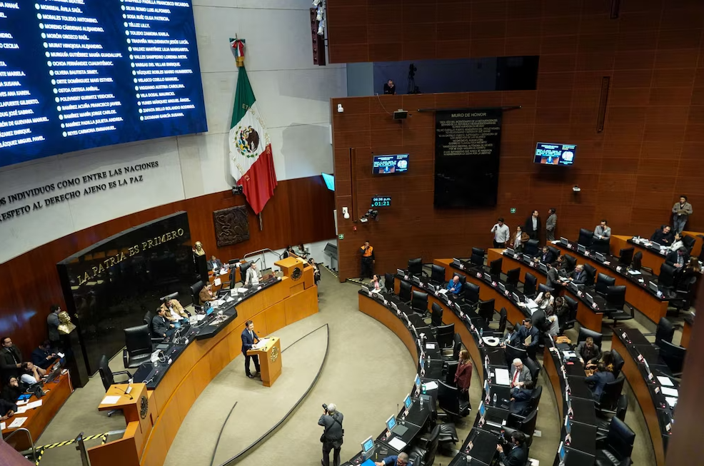 Senado guarda un minuto de silencio y da uno de aplausos en memoria de la actriz Silvia Pinal