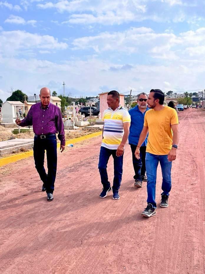 Supervisa panteones el Alcalde Mario Dávila