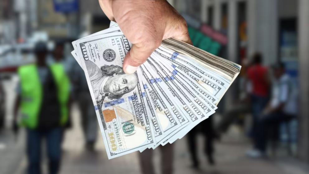 Así cierra el precio del dólar hoy 20 de noviembre de 2024