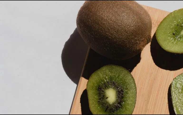Conoce los beneficios de consumir la cáscara de kiwi