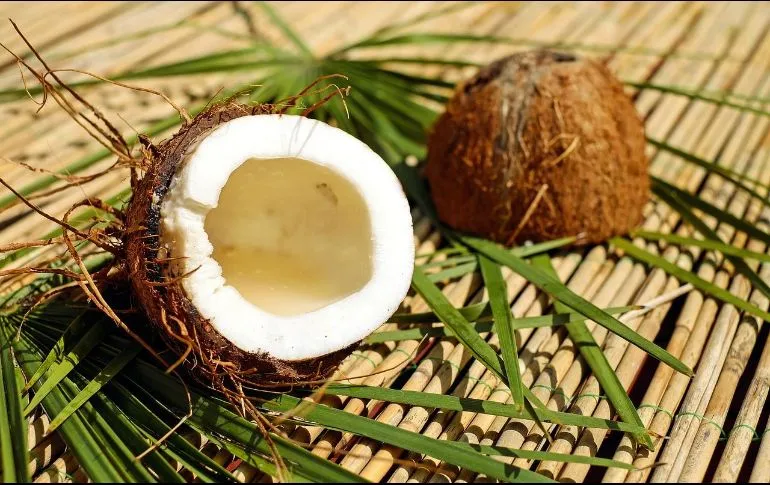 Así puedes utilizar el agua de coco para rejuvenecer