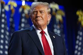 Trump adelanta que firmará orden para cobro de arancel del 25% a México y Canadá por alza en migración