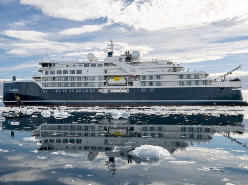 Pasajeros inician huelga de hambre… porque su crucero de lujo a la Antártida se averió