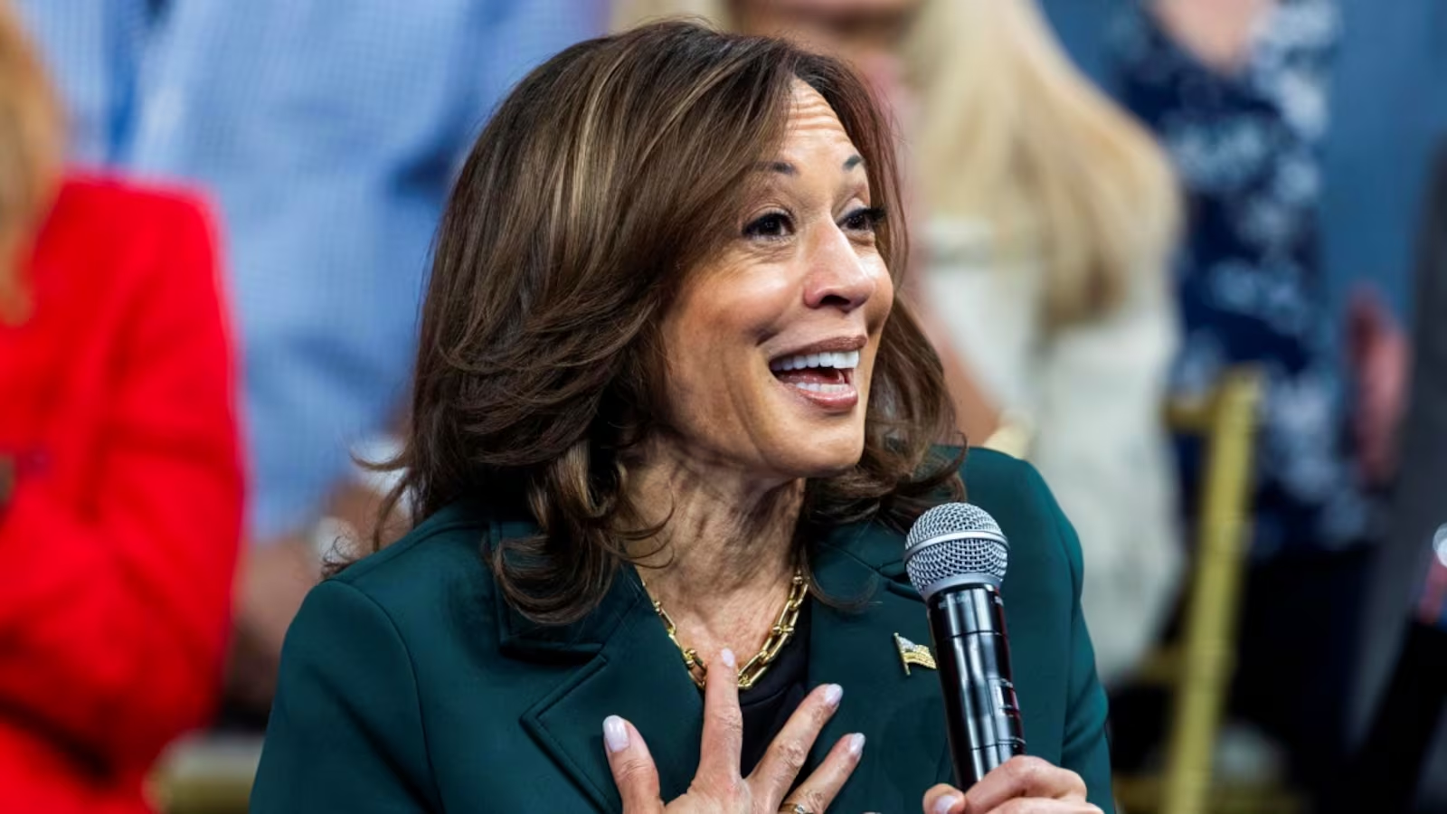 Elecciones en EU: ¿Por qué el dólar se hunde ante un posible triunfo de Kamala Harris?