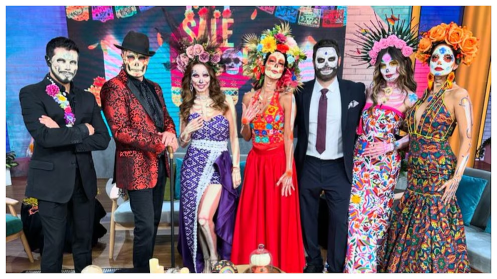 Conductores de Sale el Sol se caracterizan de catrines por Día de Muertos