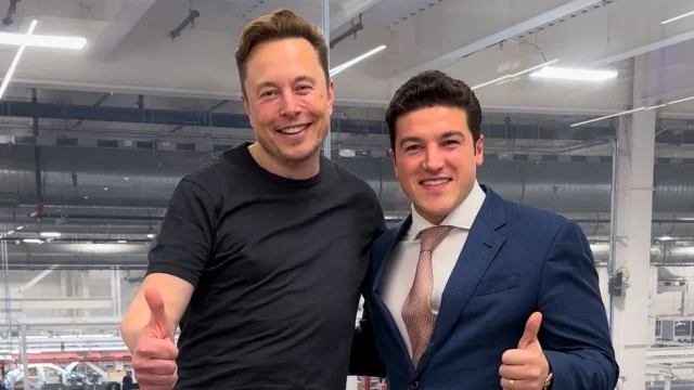 Marcelo Ebrard consultará a Musk sobre sus planes actuales respecto a la gigafábrica Tesla en Nuevo León