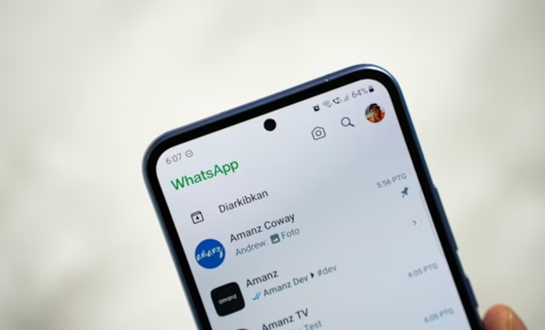 ¿Cómo bloquear tu WhatsApp para que nadie espíe tus conversaciones?