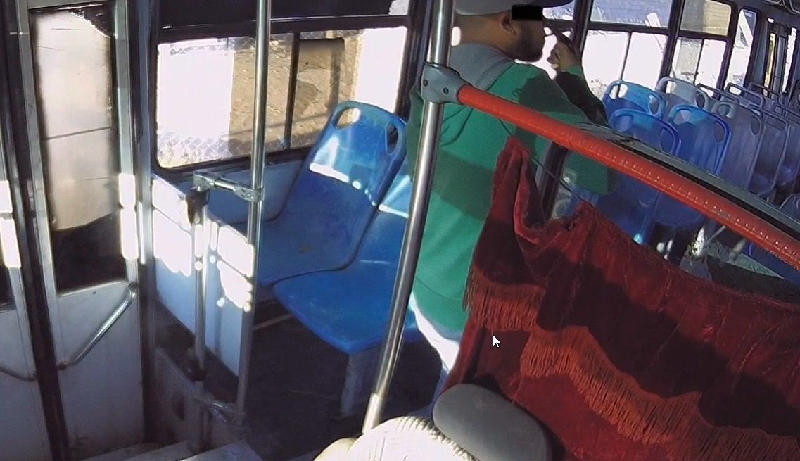 Detecta videovigilancia NET a 2 choferes presuntamente fumando marihuana