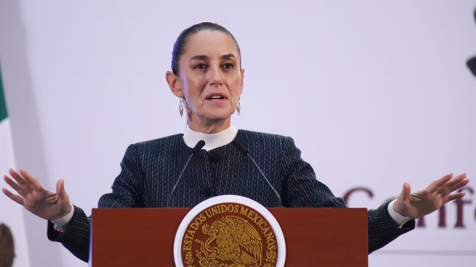 Sheinbaum responde a crítica de Ken Salazar vs. AMLO: No hay subordinación de México a EU