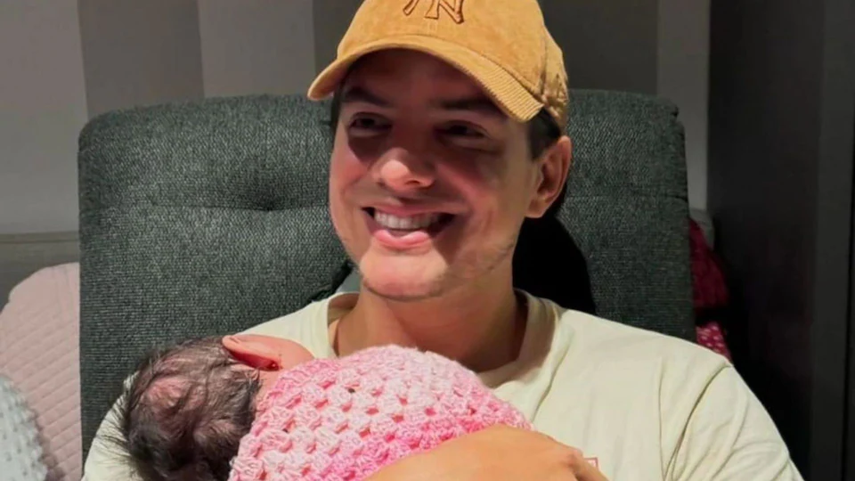Vadhir Derbez presume sus primeras fotos con Tessa, hija de José Eduardo: ‘Soy el tío más orgulloso’