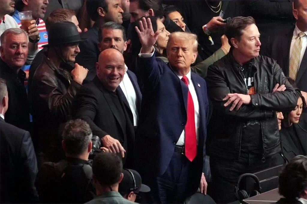 Asiste Donald Trump a pelea de campeonato de UFC en NY
