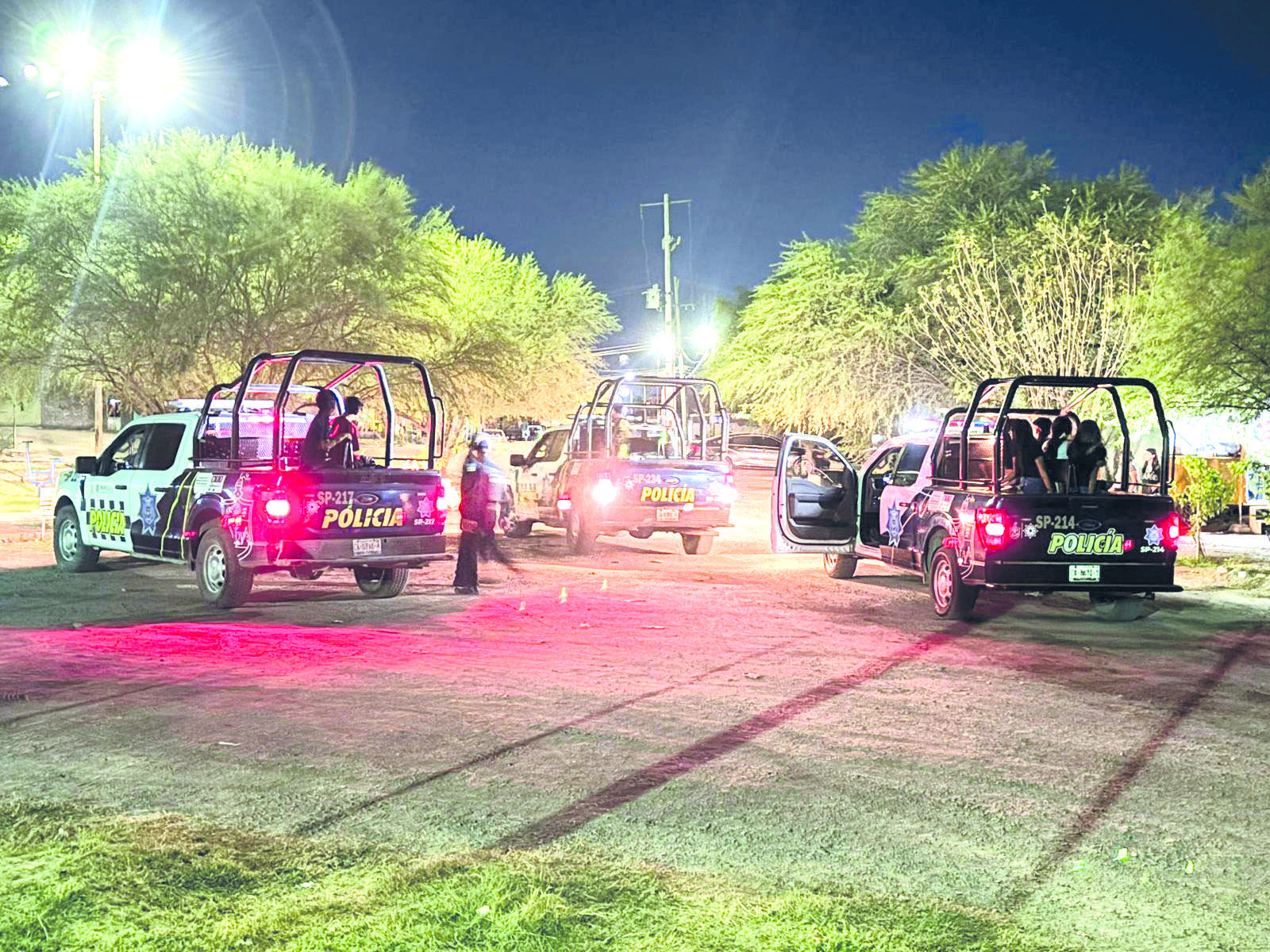 Lapidan patrulla de SP niños en riña