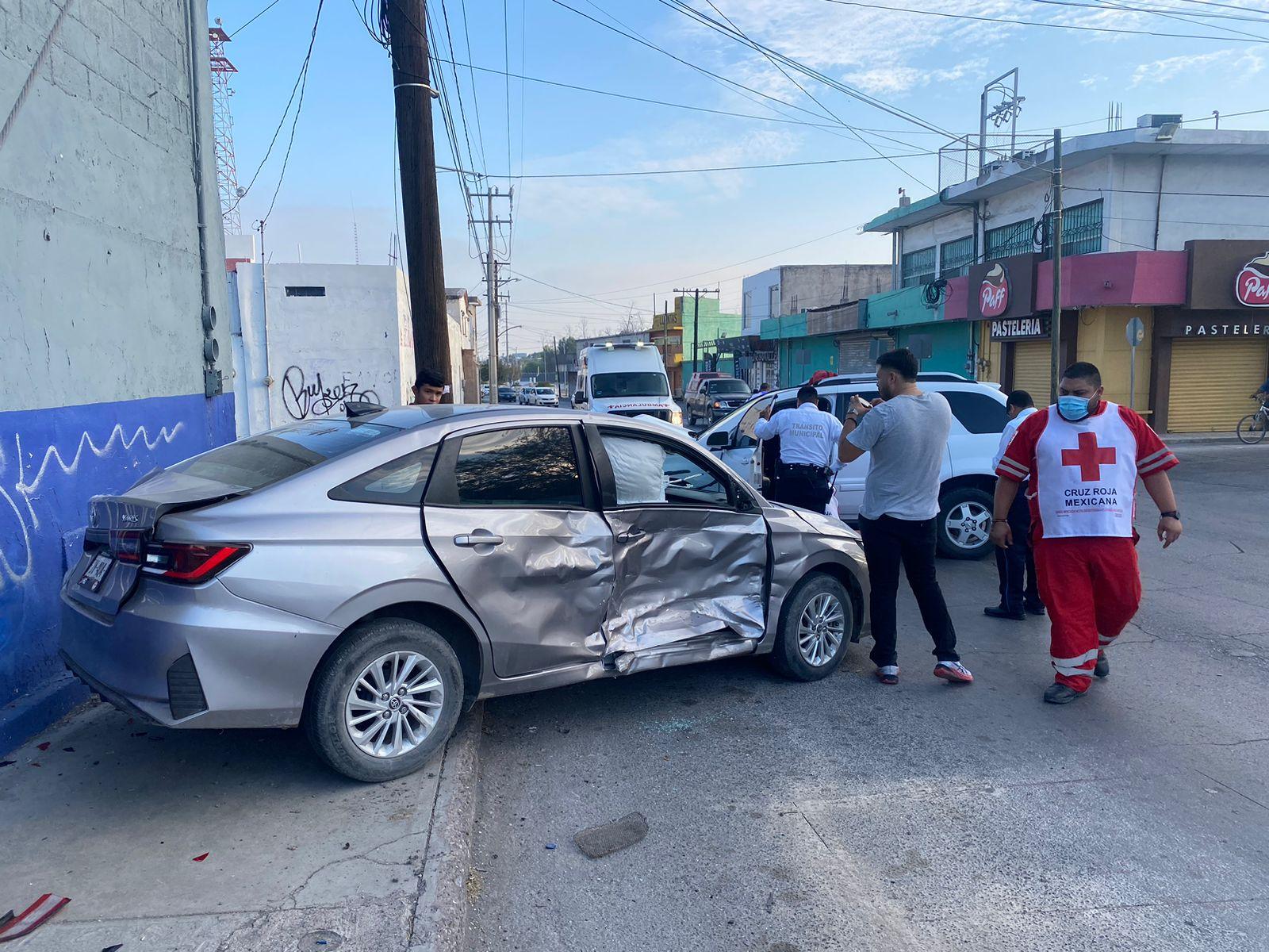 Impacta conductor a policía preventiva
