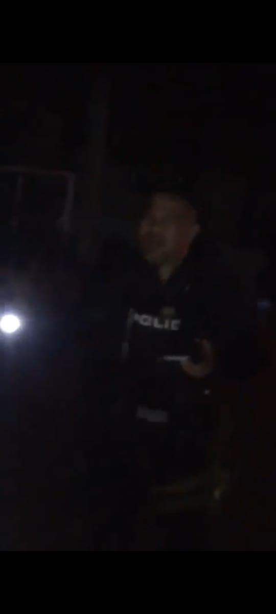 Roban policías auto; lo dejan en Sabinas
