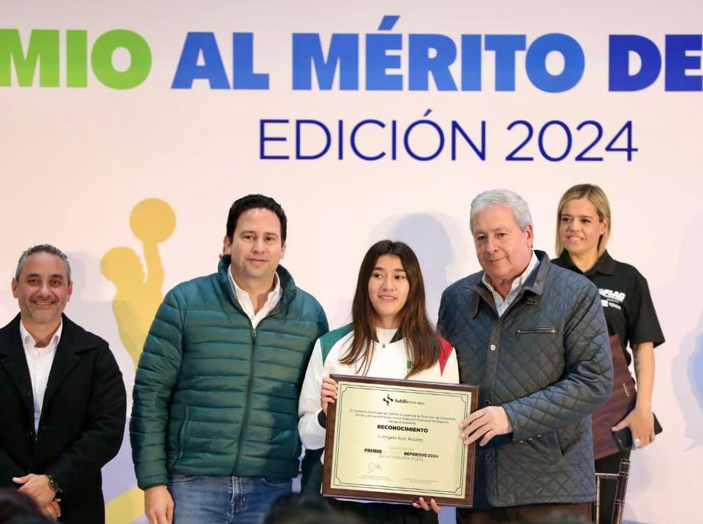 Recibe Premio al Mérito Deportivo Ángela Ruiz  