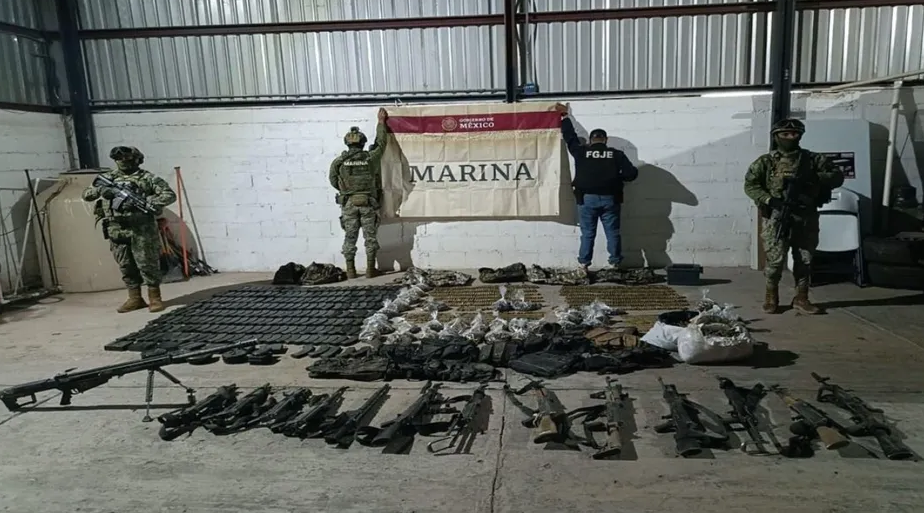 En cuatro días, Marina incauta armas, explosivos, droga y detiene a más de 30 personas en Sonora