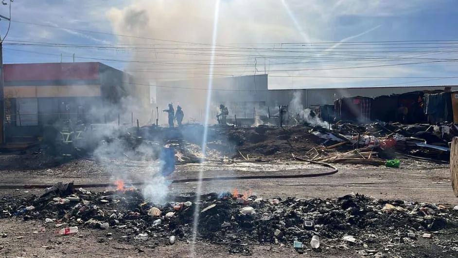 Reporta INM incendio en campamento migrante en Chihuahua; hay un herido