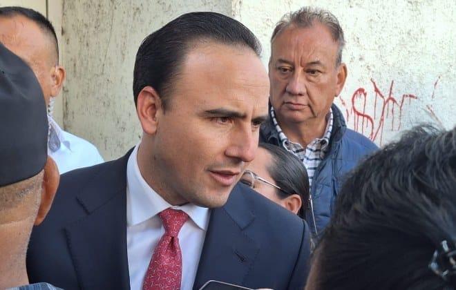 Y Manolo los rescata: cubre pago de nomina