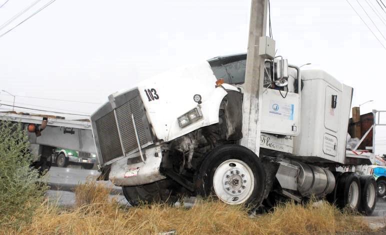Arroja 4 lesionados aparatoso accidente