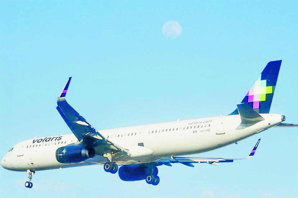 Intenta secuestrar avión; quería a desviarlo a EU