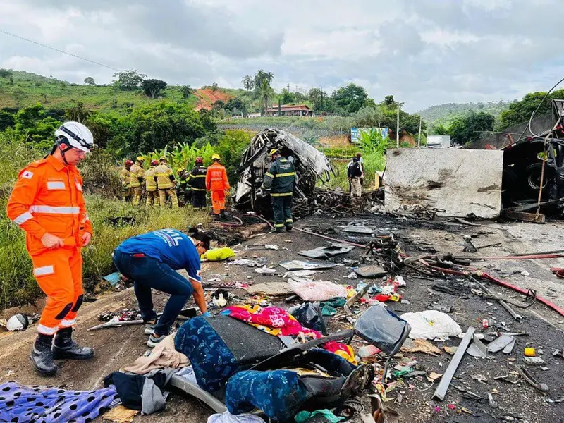 Accidente de autobús de carretera en Brasil deja 32 muertos