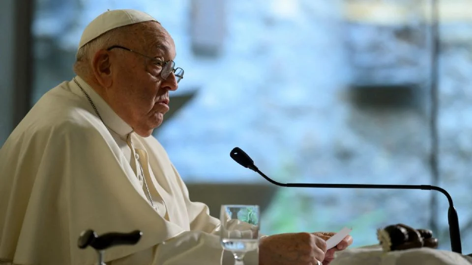 Papa Francisco pide alto al fuego en todos los frentes de guerra: «¡Que las armas callen!»