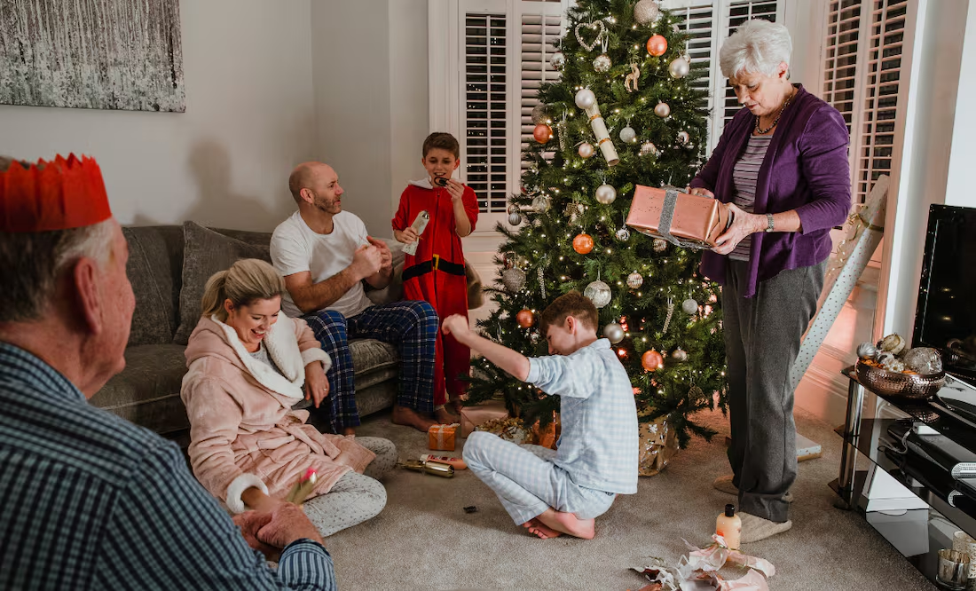¿24 o 25?; conoce el día en que se abren los regalos de Navidad