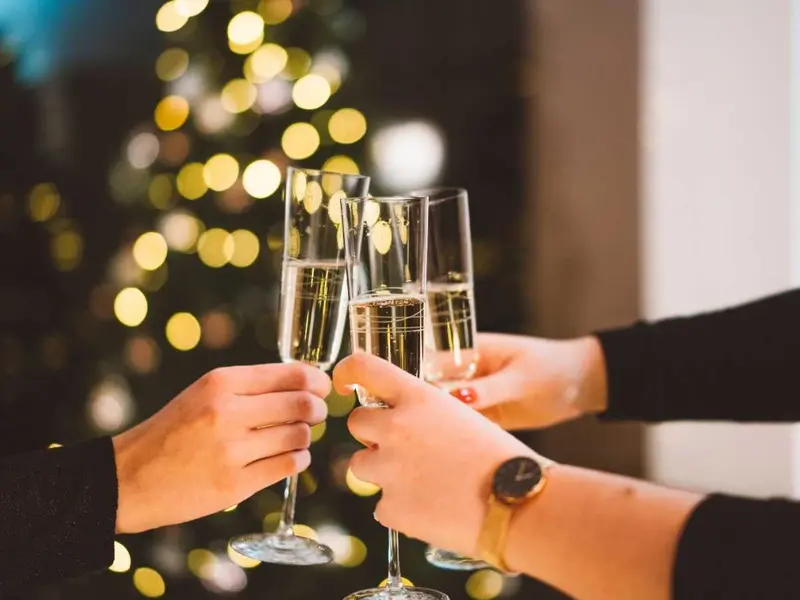 ¿Por qué y con qué se brinda en Año Nuevo?