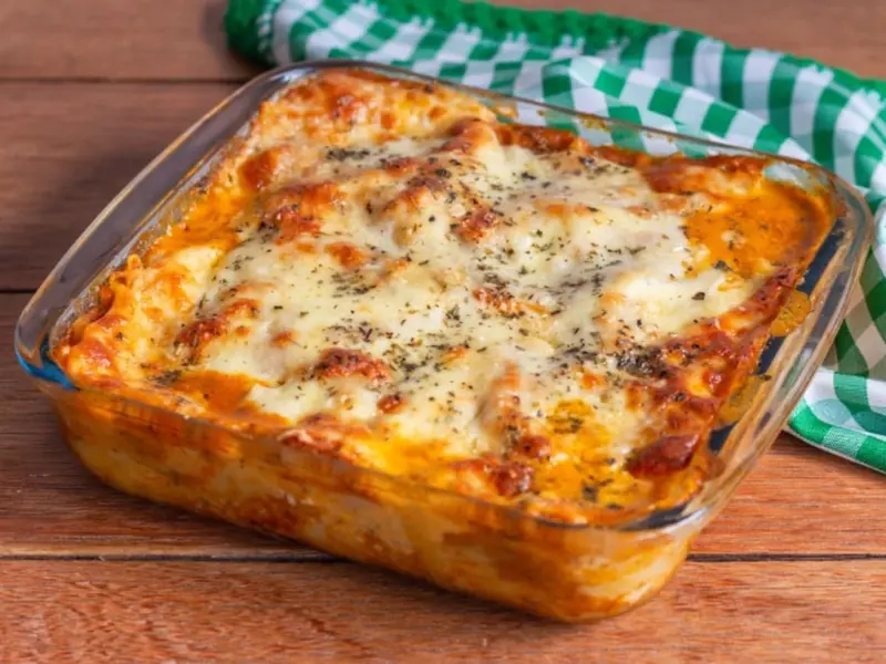 Receta sencilla para preparar una deliciosa lasaña de carne y queso