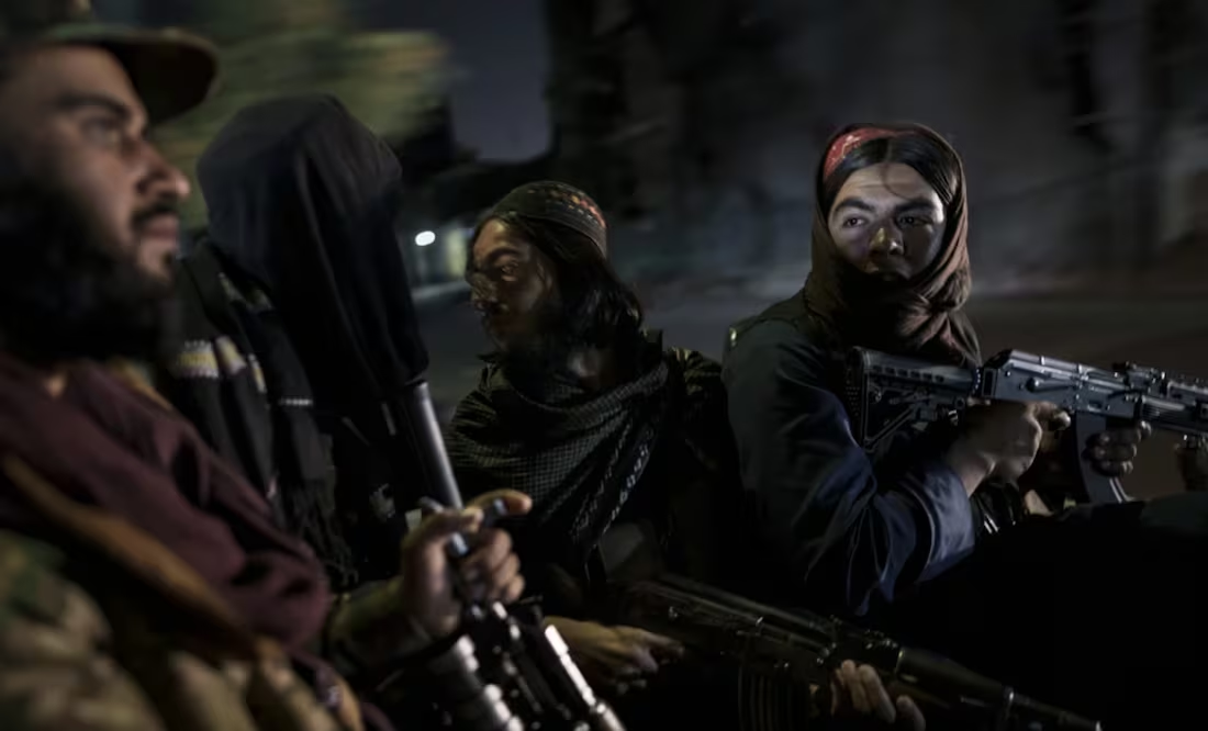 Fuerzas afganas atacan Paquistán; operación es en represalia por bombardeos aéreos