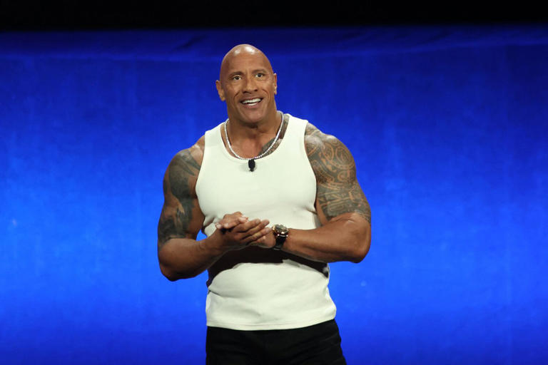Dwayne Johnson ‘La roca’ gana 50 millones de dólares por ‘Código: Traje rojo’