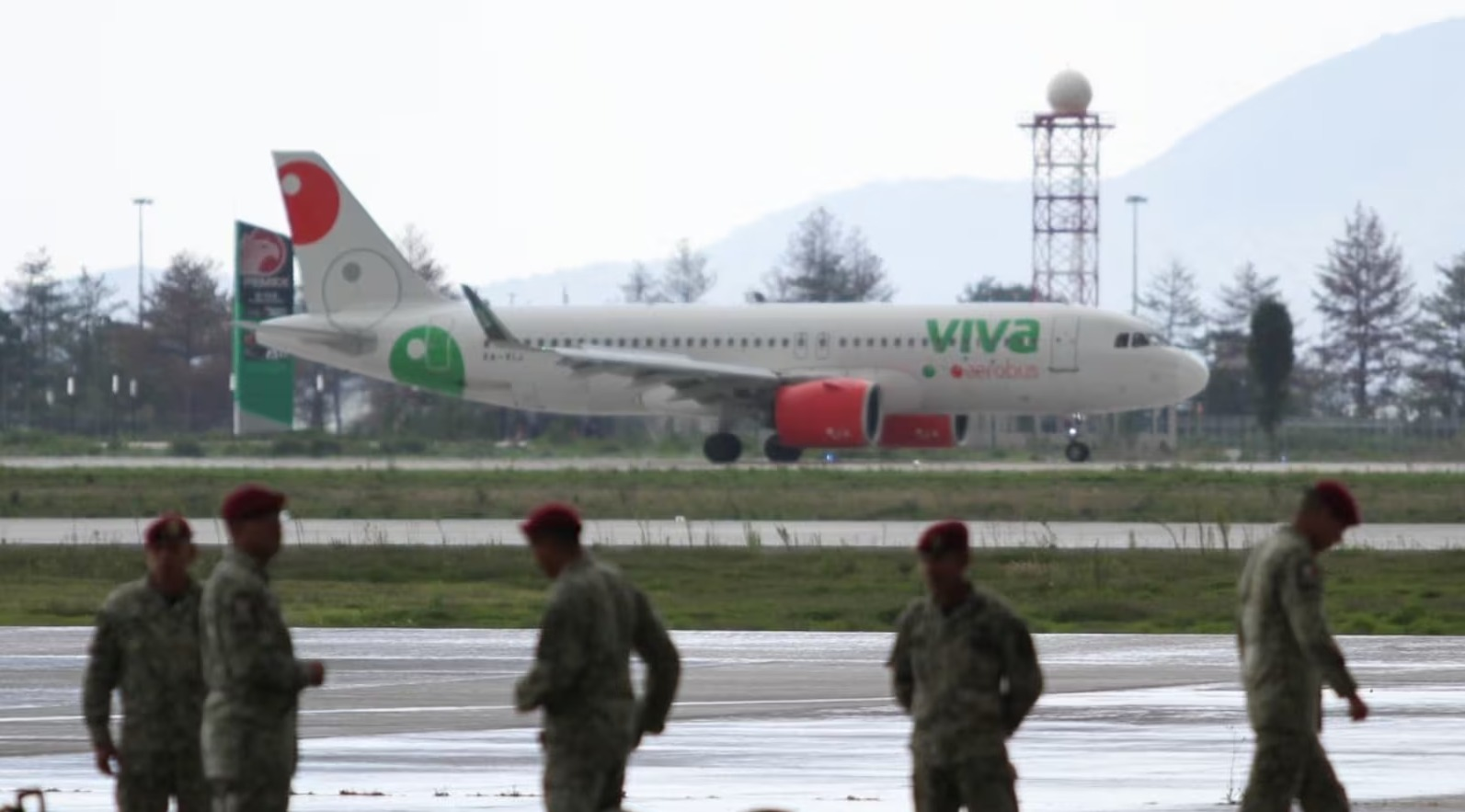 Desvían vuelo de Viva Aerobus que cubría la ruta Cancún a Ciudad Juárez a Monterrey