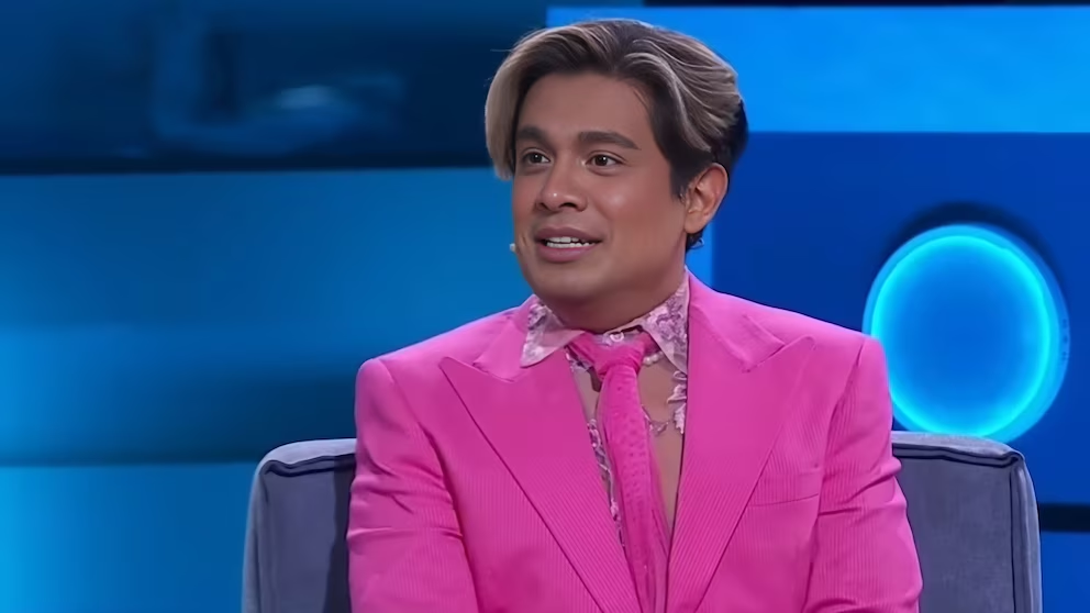 Abuelita de Ricardo Peralta salió en defensa del influencer