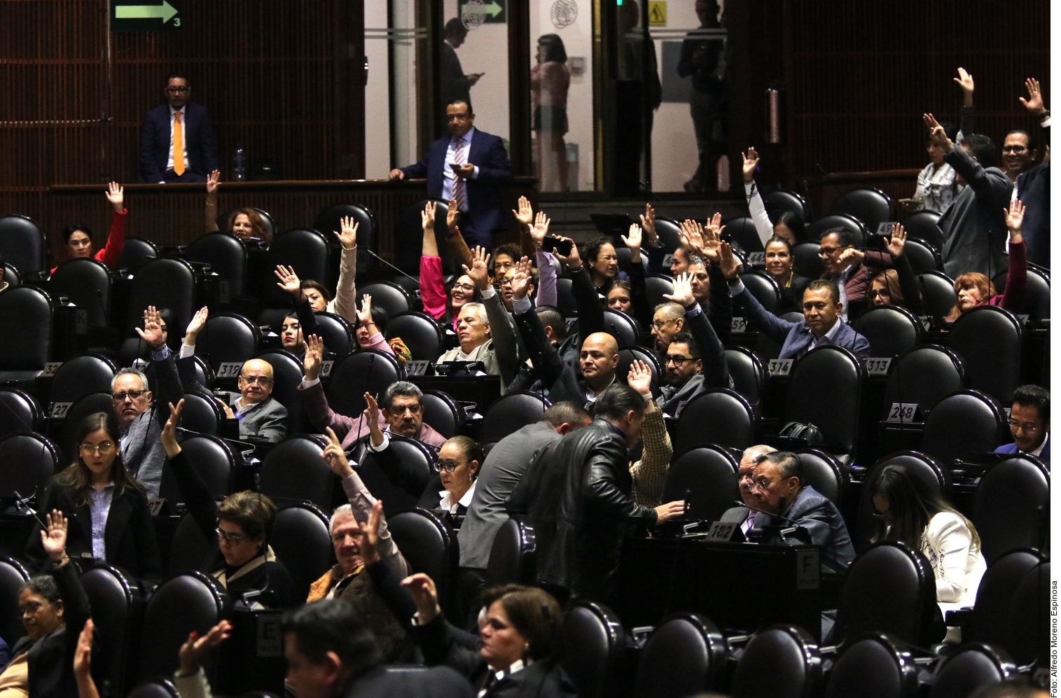 Critican: abusa 4T en reformas constitucionales