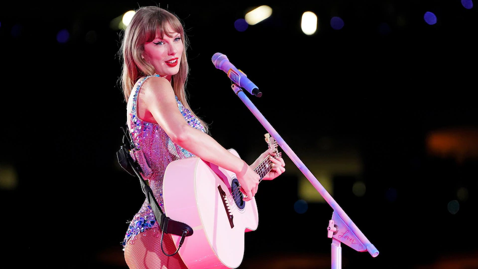 Taylor Swift convierte a ‘The Eras Tour’ en la primera gira en la historia en reacudar 2 mil millones de dólares