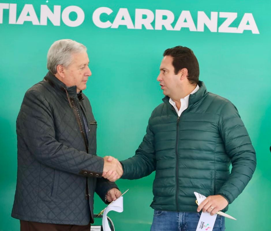 Entrega Chema Fraustro rehabilitación del bulevar V. Carranza