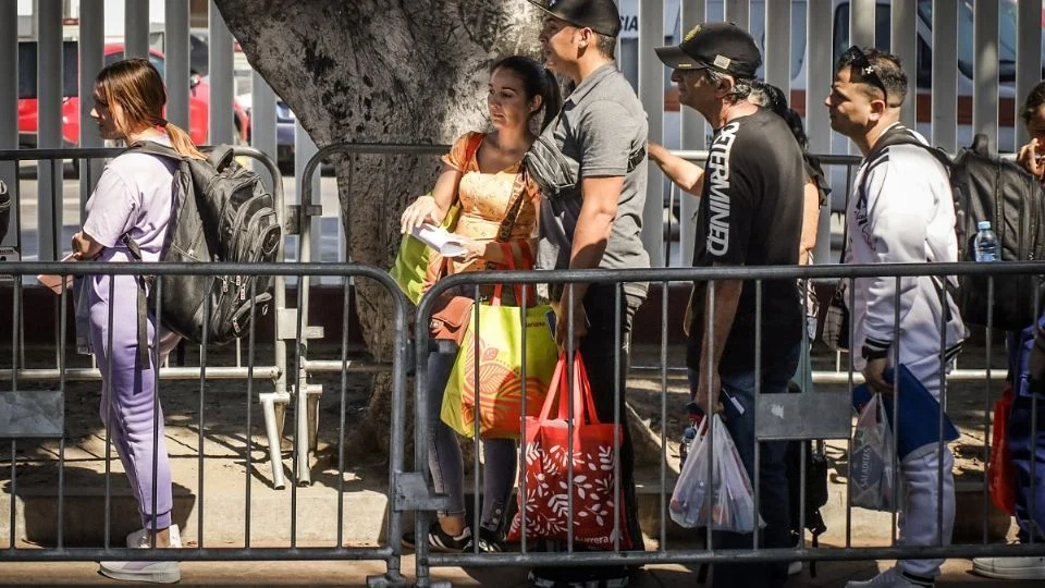 Trump deportará a 150 mil mexicanos y centroamericanos con estatus migratorio irregular, afirma experto