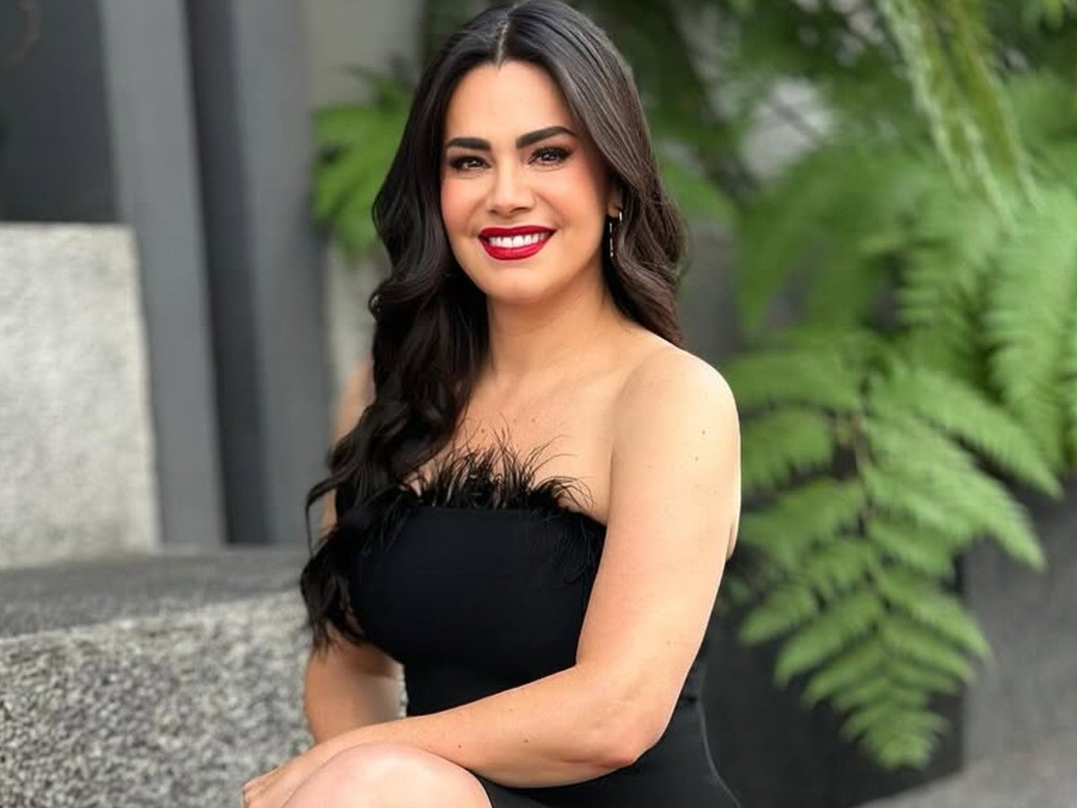 Luz Elena Gonzáles sufre hackeo cuenta WhatsApp y estafan a dos amigos