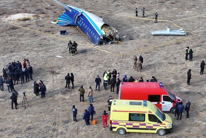Sospechan que misil ruso derribó avión en Kazajistán