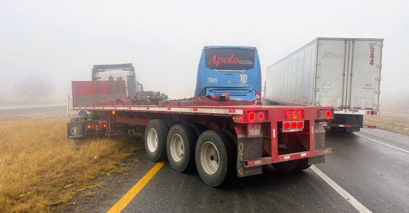 Caos vial por choques en carretera federal 57