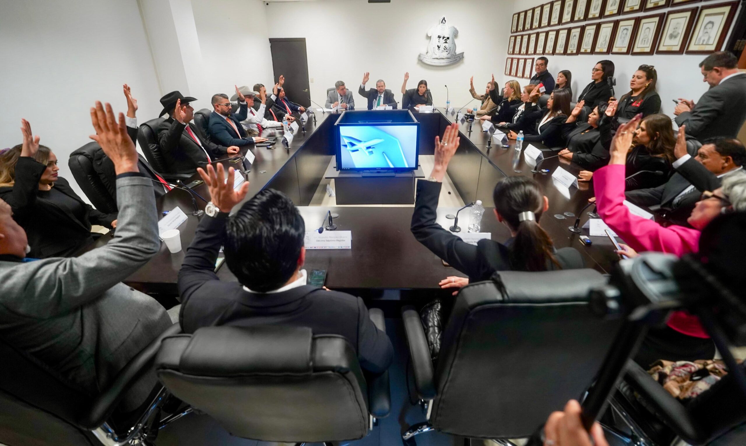Nombra Tomás Gutiérrez funcionarios municipales