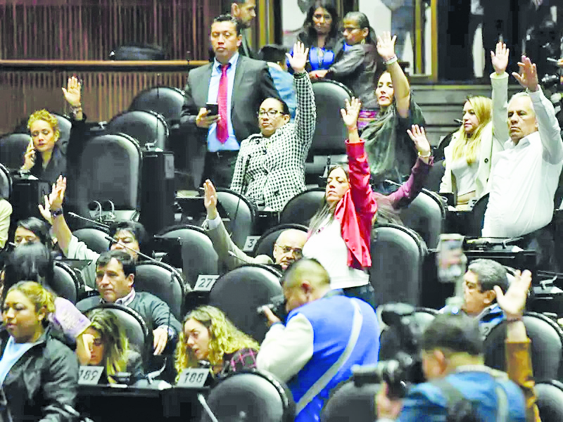 Congreso deja agenda social en congeladora