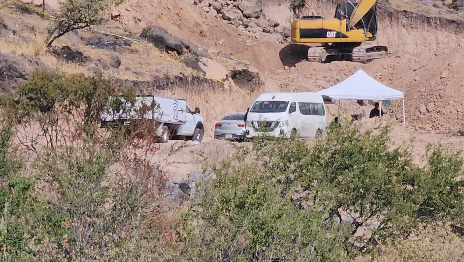 Recuperan 24 cuerpos de fosa clandestina en Zapopan