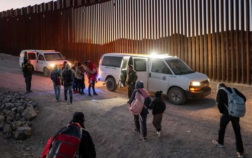 Imponen cuotas de detenciones a agentes de migración de EU