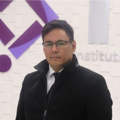 Cesan a titular del IEC
