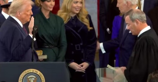 Asume Trump como Presidente de EU